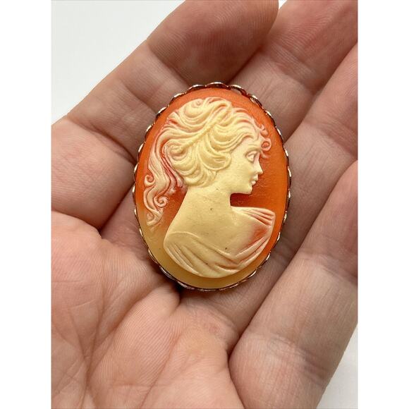 VINTAGE Gold Tone Lady CAMEO Pin Brooch Orange And Cream - Picture 6 of 8